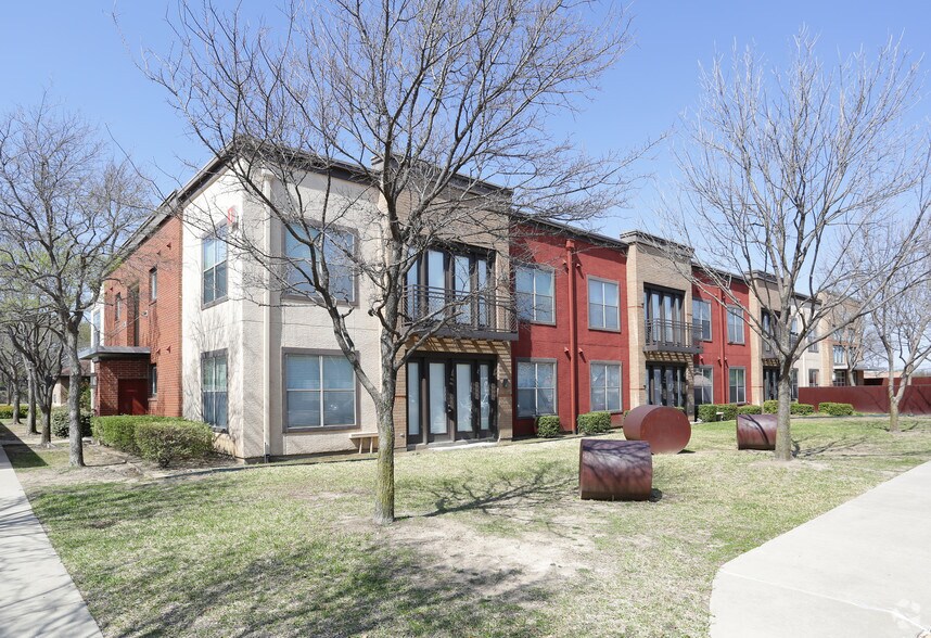 Primary Photo Of 2000 E Arapaho Rd, Richardson Apartments For Lease
