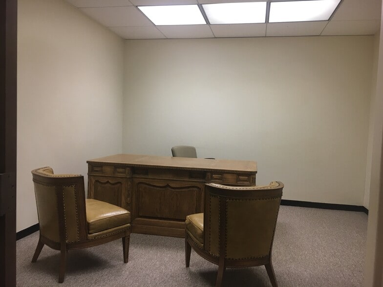 More Photos Of 200 1st Ave NW, Hickory Office Residential For Lease