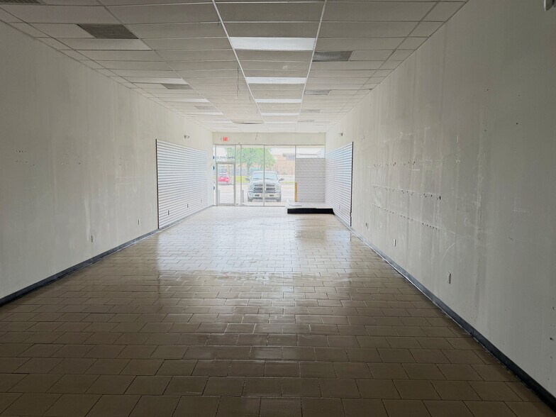 More Photos Of 3330 Hillcroft Ave, Houston Unknown For Lease