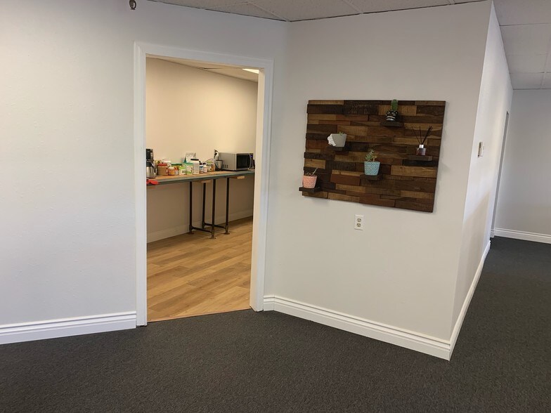 More Photos Of 340 Rancheros Dr, San Marcos Warehouse For Lease