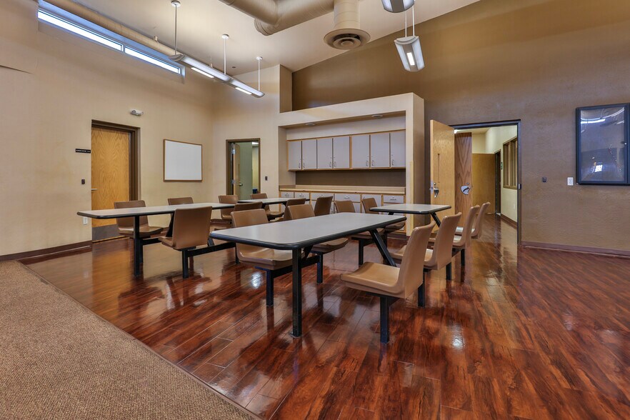 More Photos Of 1741 Sycamore Ave., Kingman Healthcare For Sale