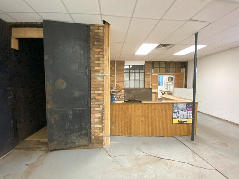 More Photos Of 210 E Main St, Mandan General Retail For Sale