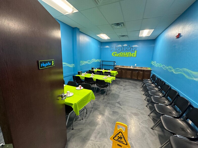 More Photos Of 1250 4th Ave NW, Minot Storefront For Lease