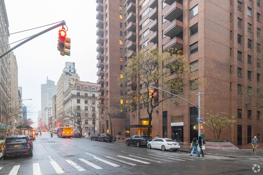 More Photos Of 1245 Madison Ave, New York Apartments For Lease