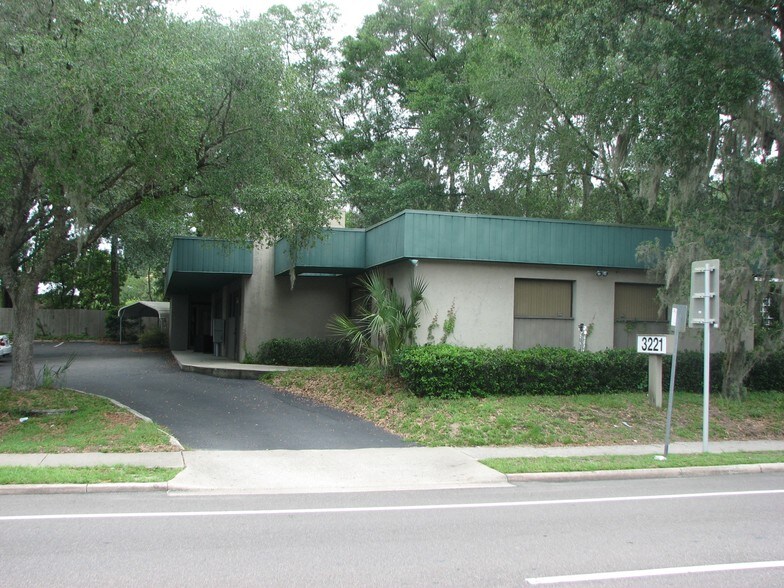 More Photos Of 3221 NW 13th St, Gainesville Office For Sale