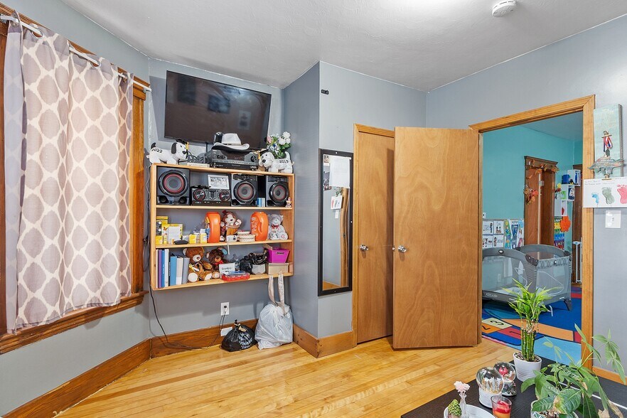 More Photos Of 36-38 Houghton St, Worcester Apartments For Sale