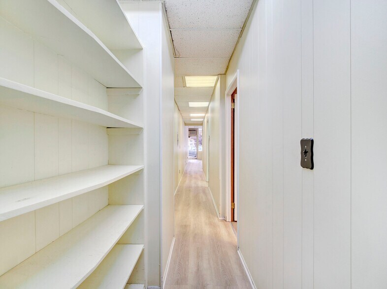 More Photos Of 510 Boulevard, Kenilworth Storefront Retail Residential For Lease