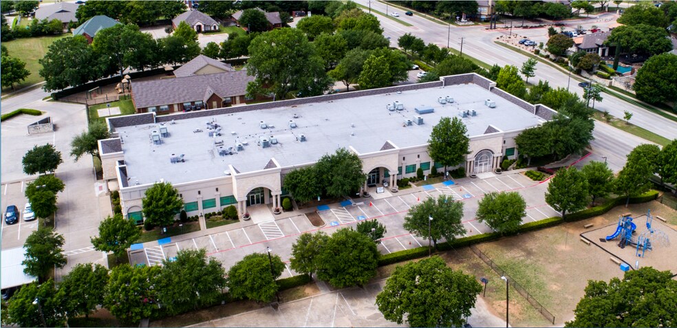 More Photos Of 1950 NE Green Oaks Blvd, Arlington Office For Lease