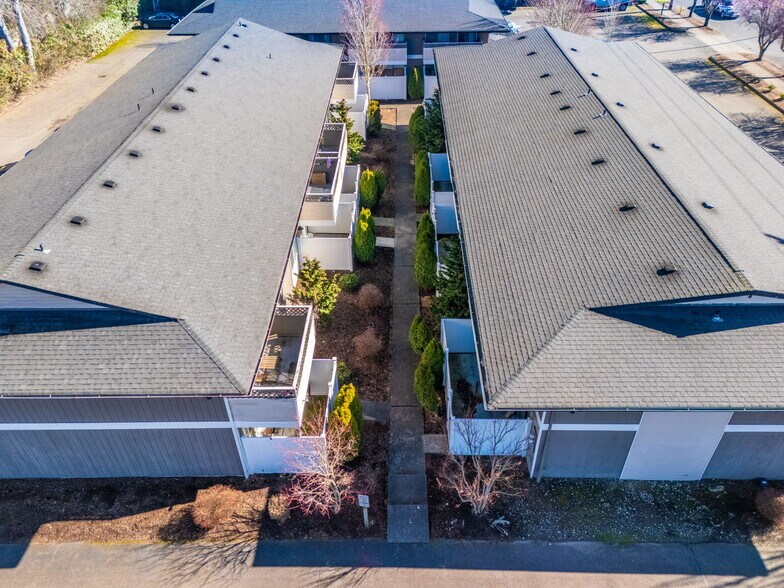 More Photos Of 921 12th Ave SE, Puyallup Apartments For Sale