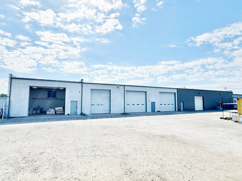 More Photos Of 4600 Bluff Rd, Indianapolis Warehouse For Lease