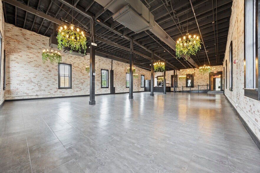 More Photos Of 7345-7347 E Main St, Reynoldsburg General Retail For Sale