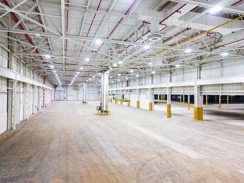 More Photos Of 3300 N 124th St, Milwaukee Manufacturing For Sale