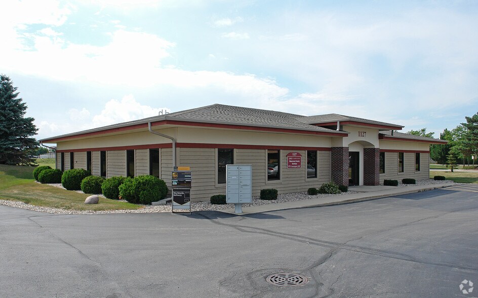 More Photos Of 1127 Prairie Dr, Racine Medical For Sale