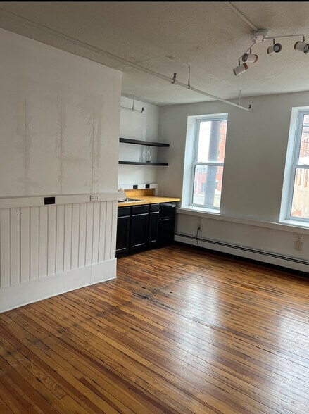 More Photos Of 106 Genesee St, Utica Restaurant For Lease