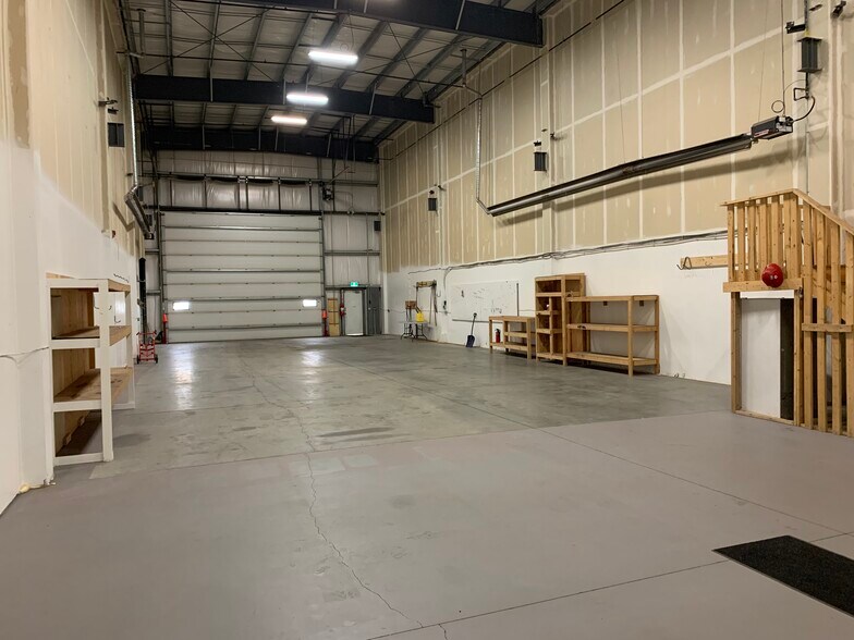 More Photos Of 3912 82nd Ave, Leduc Warehouse For Lease