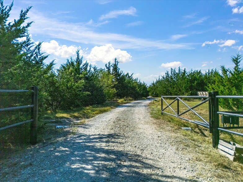 Primary Photo Of 1885 NW County Road 2162, Barry Land For Sale