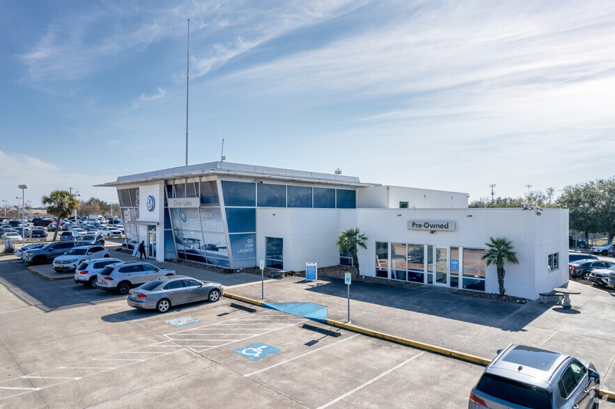 Primary Photo Of 15100 Gulf Fwy, Houston Auto Dealership For Lease