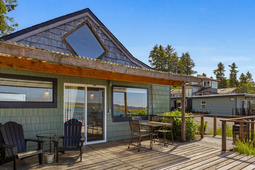 More Photos Of 580 Marine Dr, Wheeler Hotel For Sale