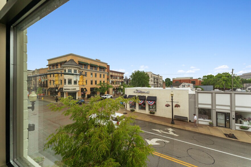 More Photos Of 2-8 W Main St, Carmel Storefront Retail Office For Lease