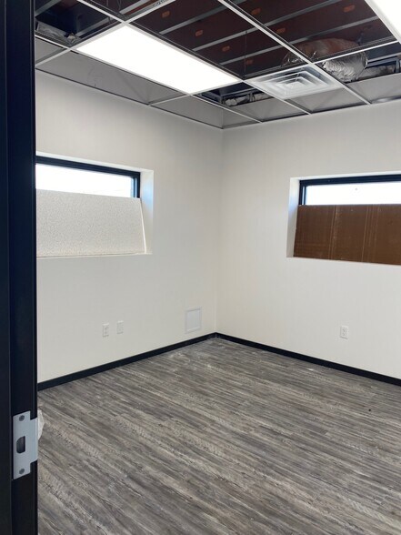 More Photos Of 8409 SW 23rd Pl, Oklahoma City Warehouse For Lease