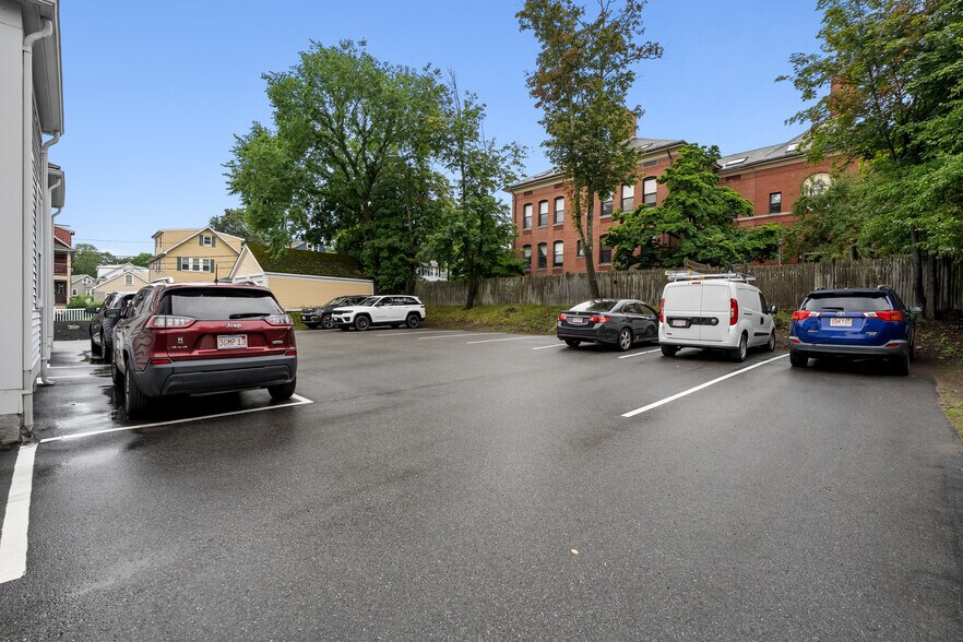 More Photos Of 1074 Massachusetts Ave, Arlington Office For Sale