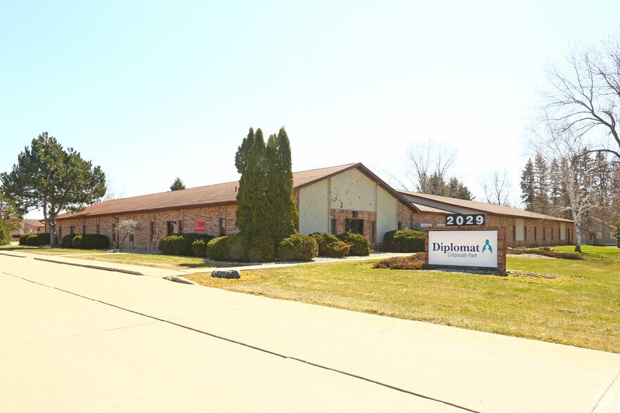 More Photos Of 2029 S Elms Rd, Swartz Creek Office For Lease