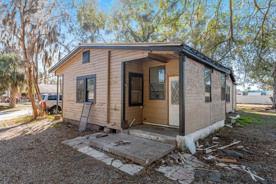 More Photos Of 1007 25th St, Ocala General Retail For Sale