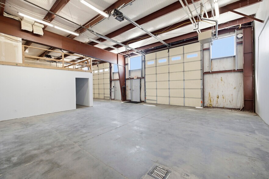 More Photos Of 449-477 Denver Ave, Loveland Light Distribution For Lease