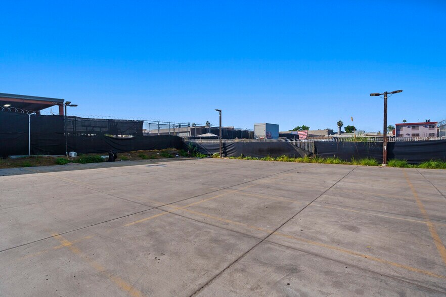 More Photos Of 7865 Balboa Ave, San Diego Freestanding For Lease