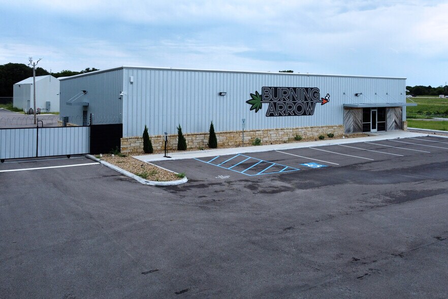 More Photos Of 11315 Hide-A-Way Ln, Thackerville Warehouse For Sale