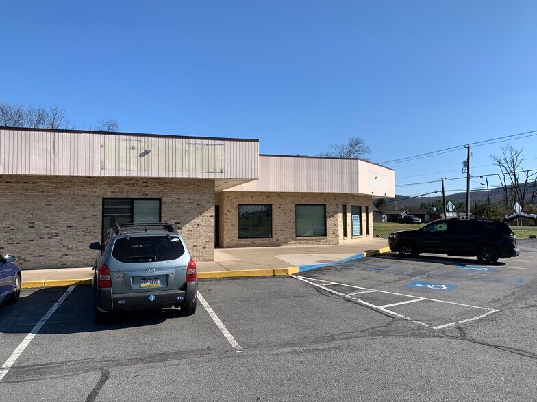More Photos Of 208 Kevin Ln, Brodheadsville Medical For Lease