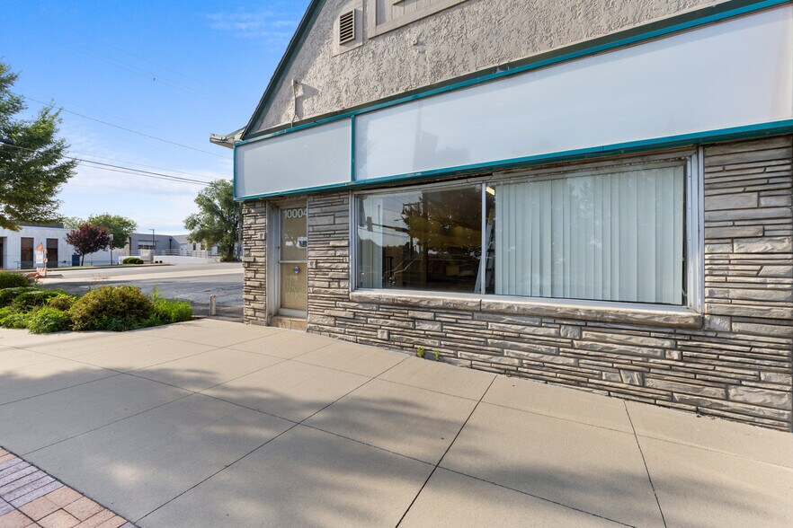More Photos Of 10004 E 63rd St, Raytown General Retail For Sale