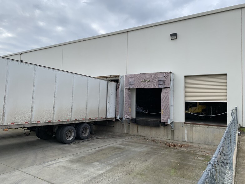 More Photos Of 411 Otterson Dr, Chico Warehouse For Lease