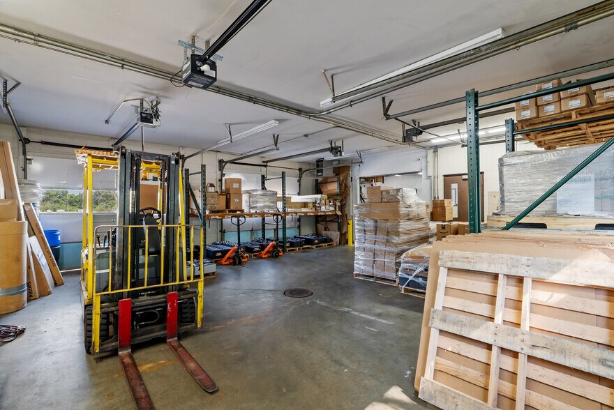 More Photos Of 112-116 Holloway Rd, Ballwin Office For Sale