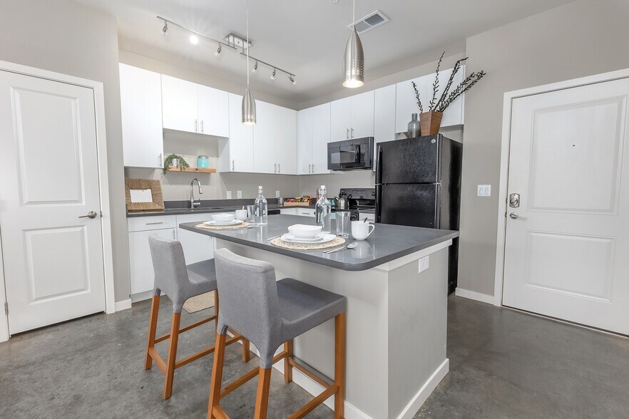 More Photos Of 801 NW 10th St, Oklahoma City Apartments For Lease