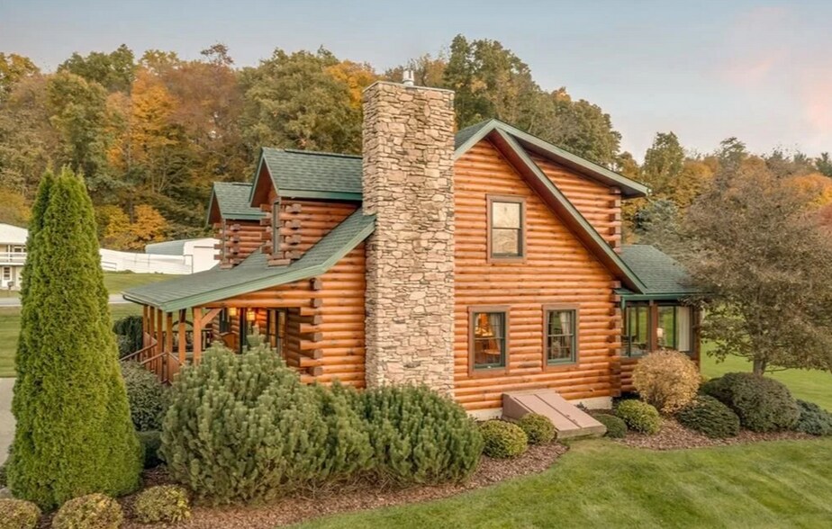 More Photos Of 609 Ohio 95, Loudonville Office For Sale