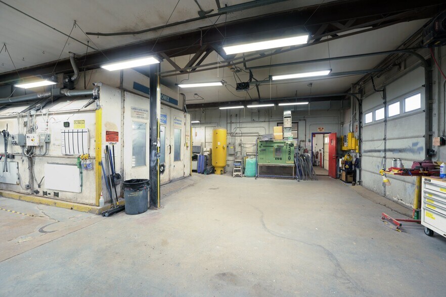 More Photos Of 15 York Ave, Pawtucket Auto Repair For Sale