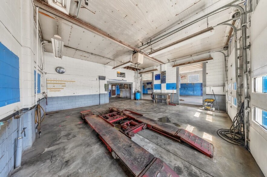 More Photos Of 5982 W State Road 32, Anderson Service Station For Sale