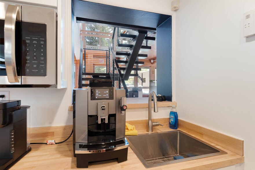 More Photos Of 515 N Beaver St, Flagstaff Loft Creative Space For Sale