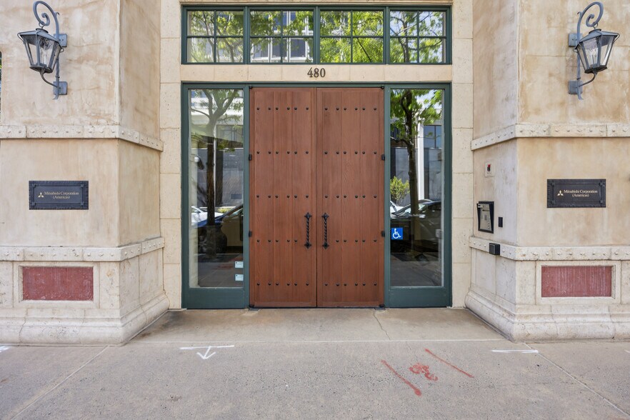 More Photos Of 499 University St, Palo Alto Office For Lease