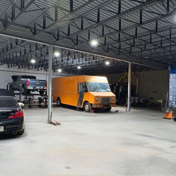 More Photos Of 1600 Texas Ave, West Mifflin Industrial For Lease