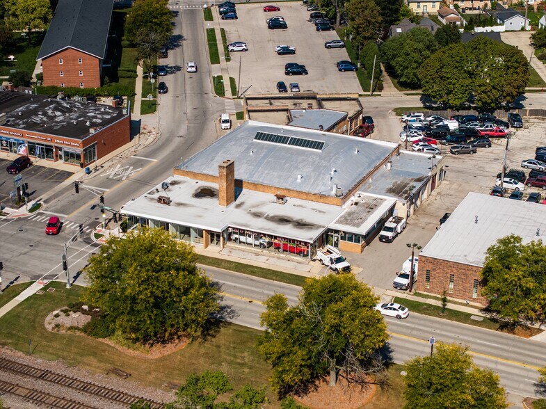 More Photos Of 400 W Northwest Hwy, Arlington Heights Auto Repair For Lease