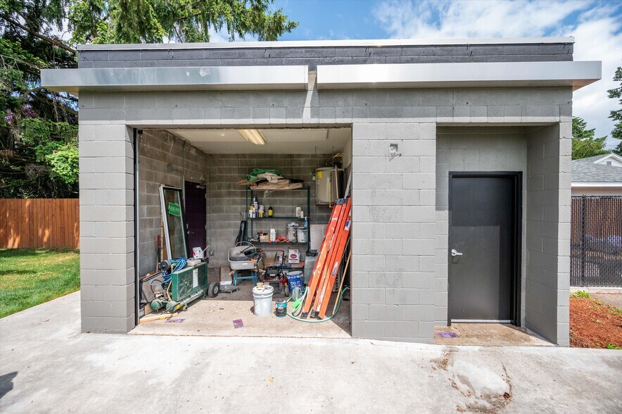 More Photos Of 3128 E Evergreen Blvd, Vancouver Loft Creative Space For Sale