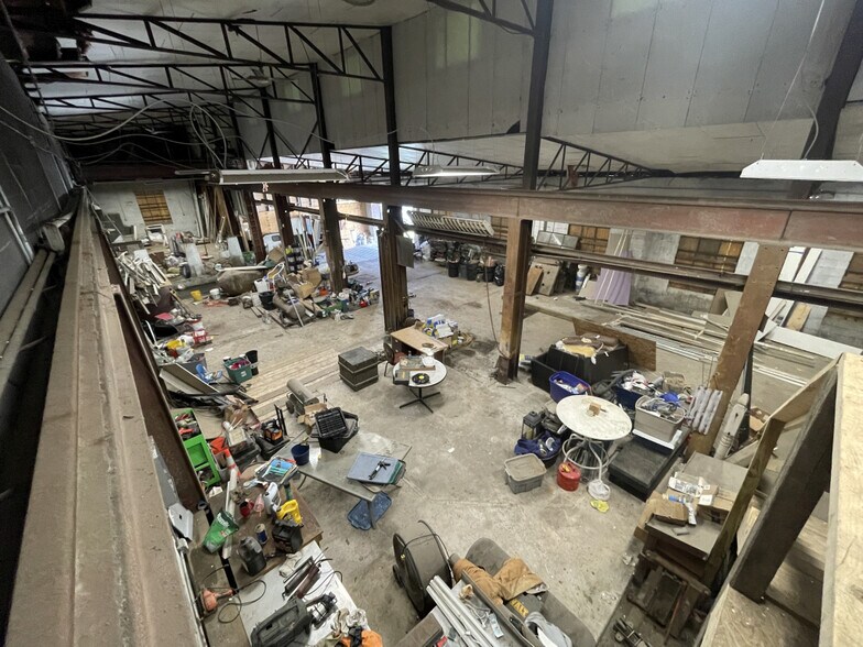 More Photos Of 500 N 5th St, Toronto Warehouse For Sale