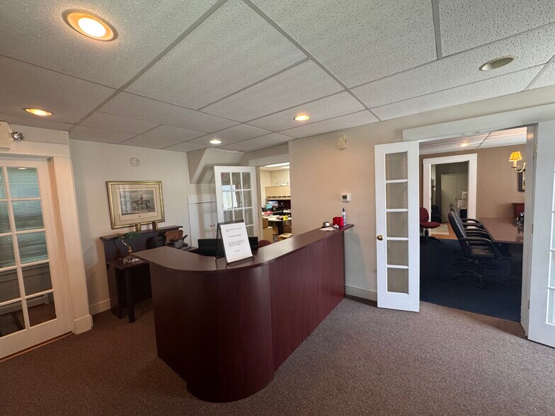 More Photos Of 1147 Troy Schenectady Rd, Latham Office For Sale