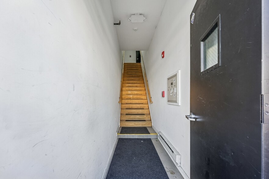 More Photos Of 1018-1020 S Orange Ave, Newark Storefront Retail Residential For Sale