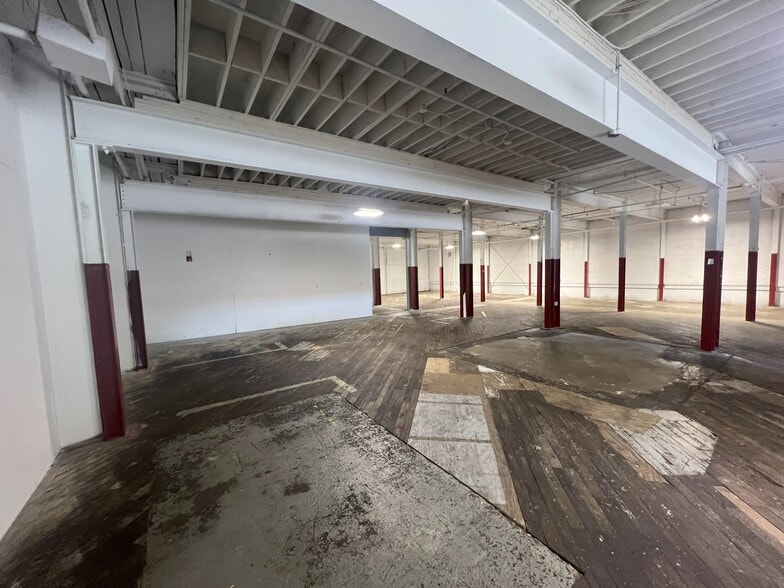 More Photos Of 100-240 Barber Ave, Worcester Manufacturing For Lease