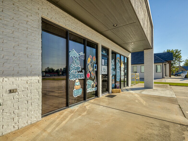 More Photos Of 17311 NE 23rd St, Choctaw Office For Sale