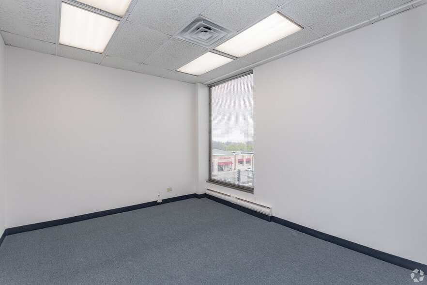 More Photos Of 4001 W Devon Ave, Chicago Office For Lease