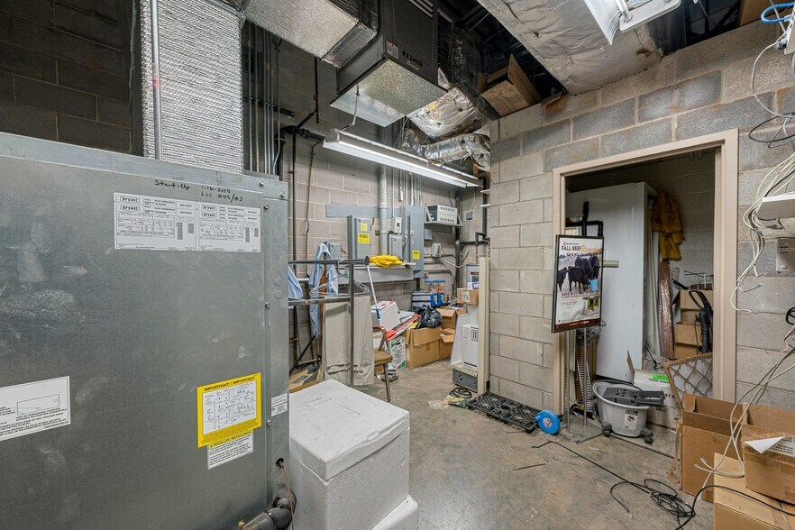 More Photos Of 300 Samson St, Glasgow Light Manufacturing For Sale